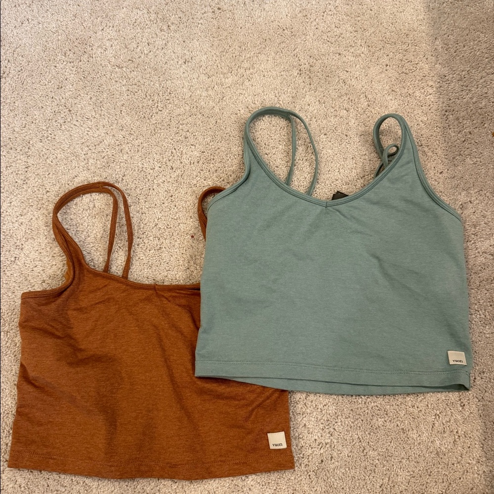 2 Vuori tank tops- M excellent condition